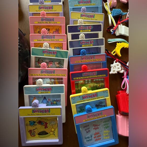 Vintage 1999 Amazing Ally Doll Lot of Doll Clothes Shoes Accessories Bundle - Picture 13 of 16